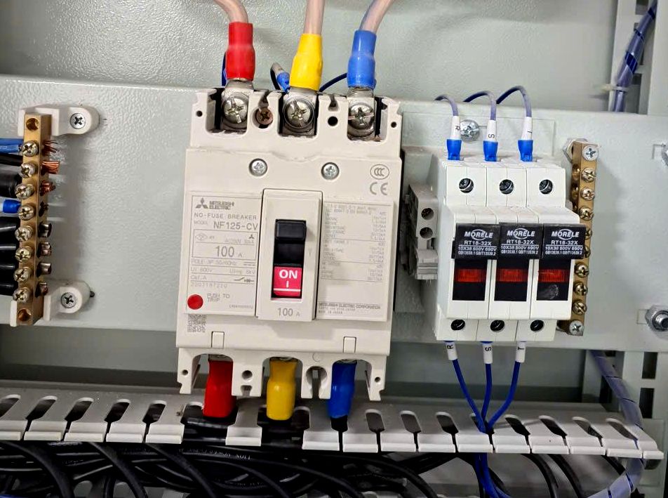 thiet-bi-chong-soc-dien-cach-ly-1-4-pha