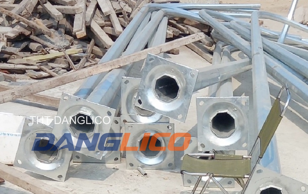 Sản xuất trụ đèn bát giác mạ kẽm
